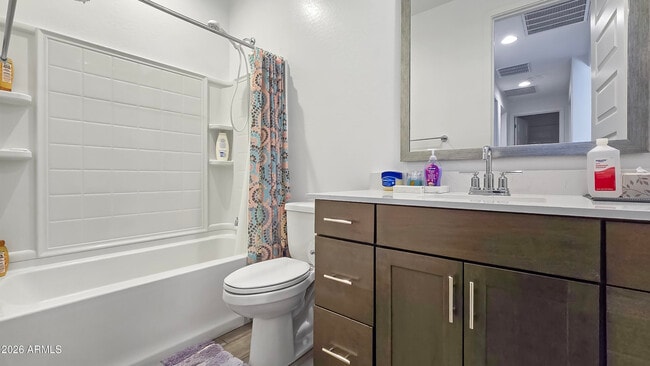 Building Photo - 16839 W Evergreen Rd