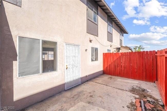 Building Photo - 233 N 18th St