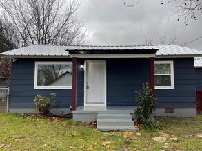 Building Photo - 809 S Pierce St