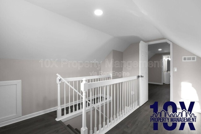 Building Photo - 2453 McGuffey Rd