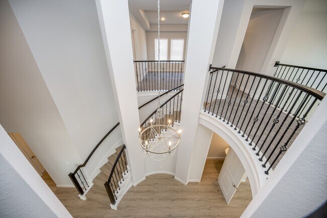 Building Photo - 29819 Breezy Pnes Lp