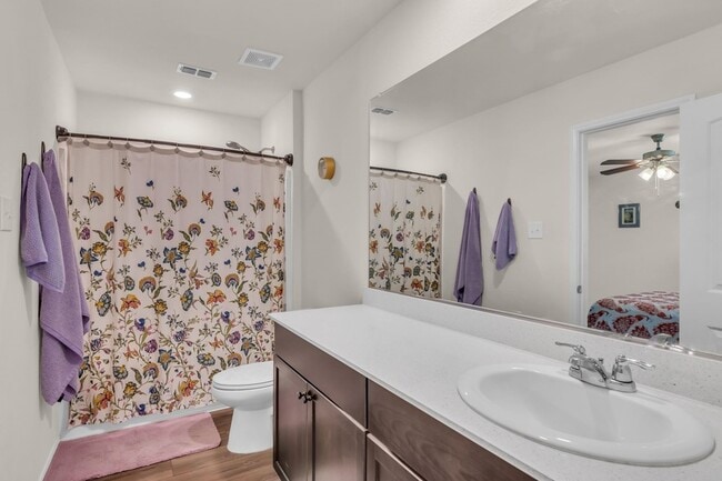 Building Photo - 209 Wishbone Ln