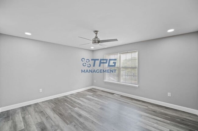 Building Photo - 269 Hazlitt Way