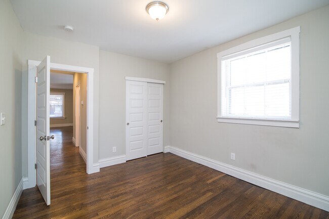 Building Photo - 3116 Lackland Ave