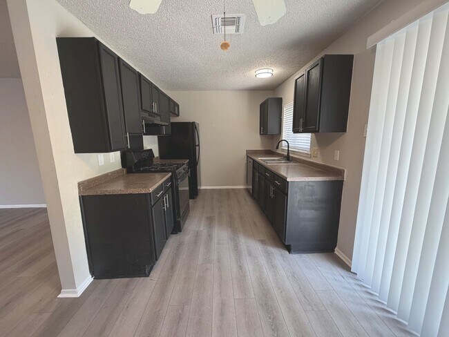 Building Photo - 5263 Charolais Dr