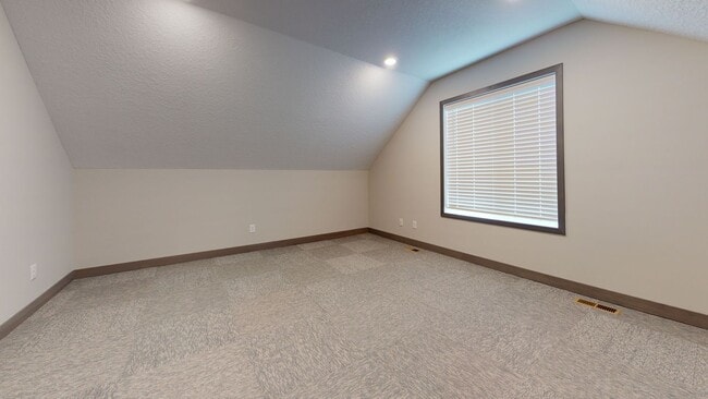 Building Photo - 869 19th Ave SE