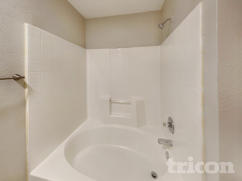 Building Photo - 5718 Magnum Dr
