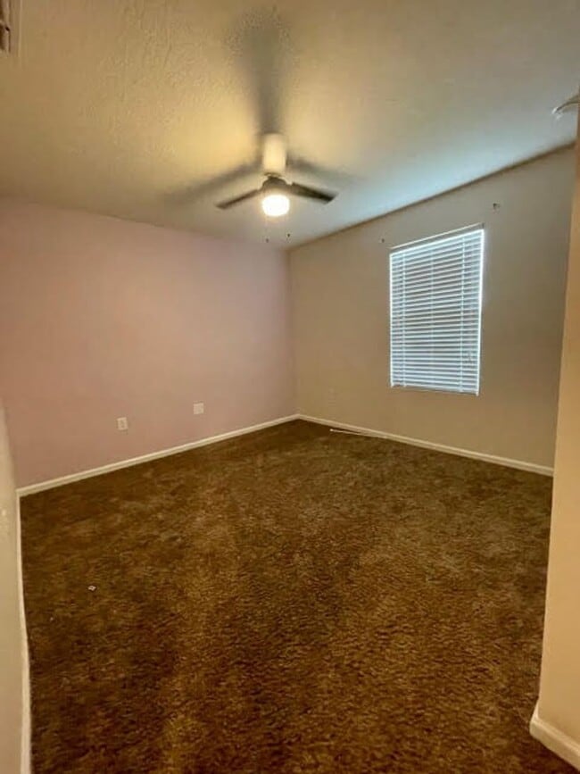 Building Photo - Practically New Home