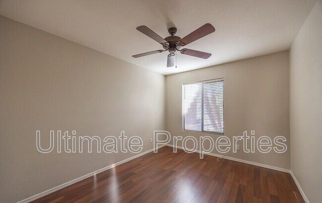 Building Photo - 10824 W Sands Dr