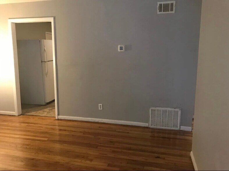 Building Photo - 1084 Cordova St SW