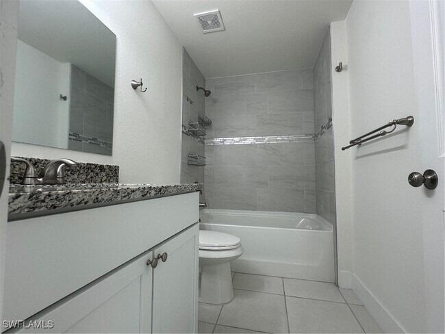 Building Photo - 3918 NW 40th Terrace