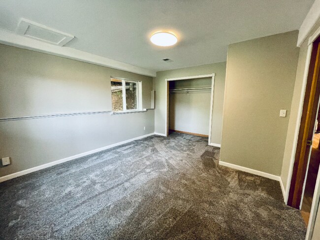 Building Photo - 146 Brooklyn Cir