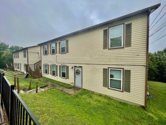 Building Photo - 1013-1015-1015 Advance St