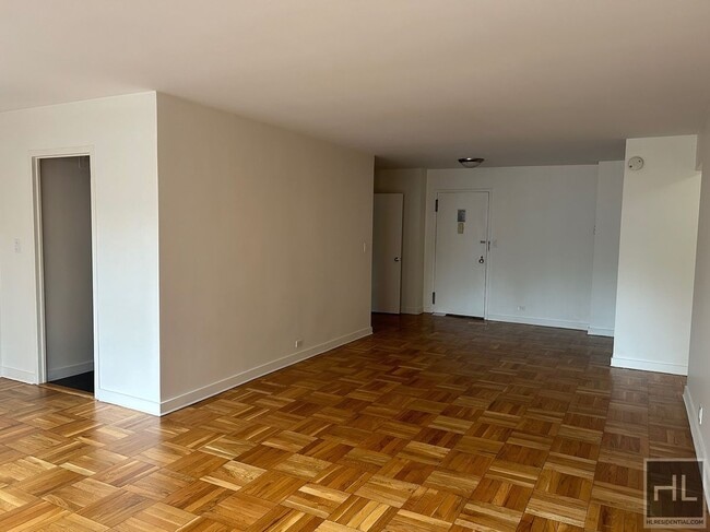 Building Photo - 145 4th Ave