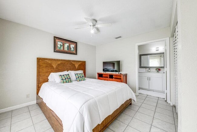 Building Photo - 4815 Bertha St