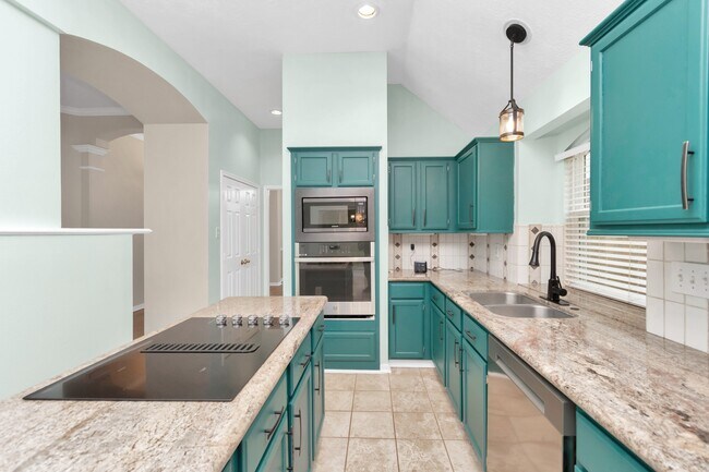 Building Photo - 1715 Parkview Ln