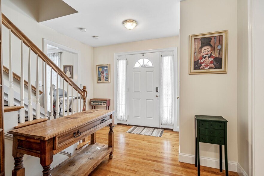 Building Photo - 20 Ordway Ln