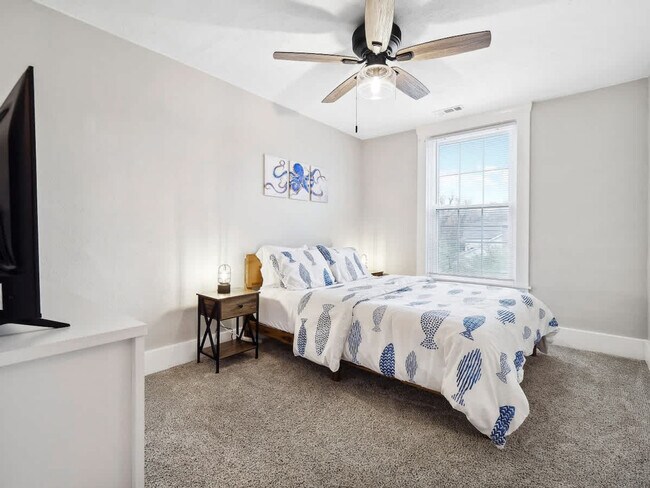 Building Photo - 1610 Cooper Foster Park Rd