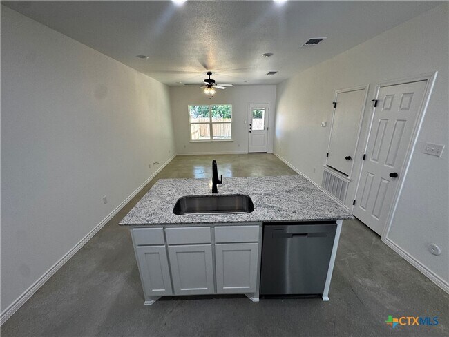 Building Photo - 209 Elbert Ln