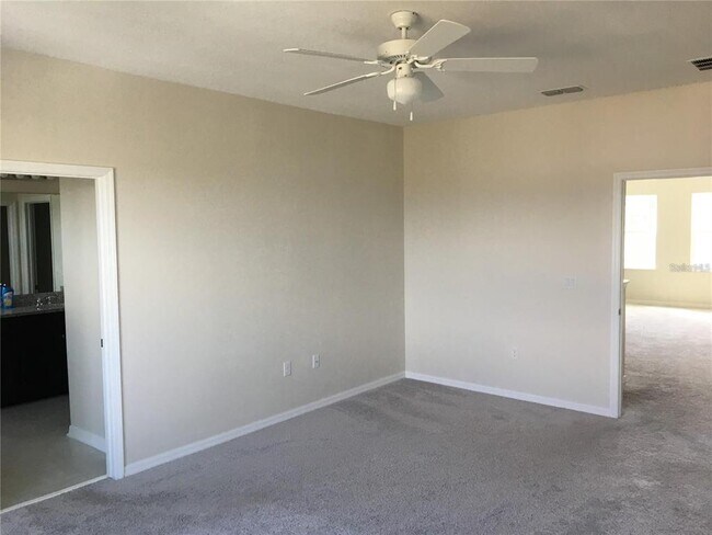 Building Photo - 2510 Sanderling St