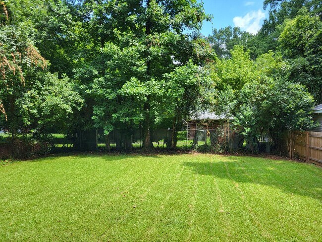 Building Photo - 3 bedroom home in Charlotte