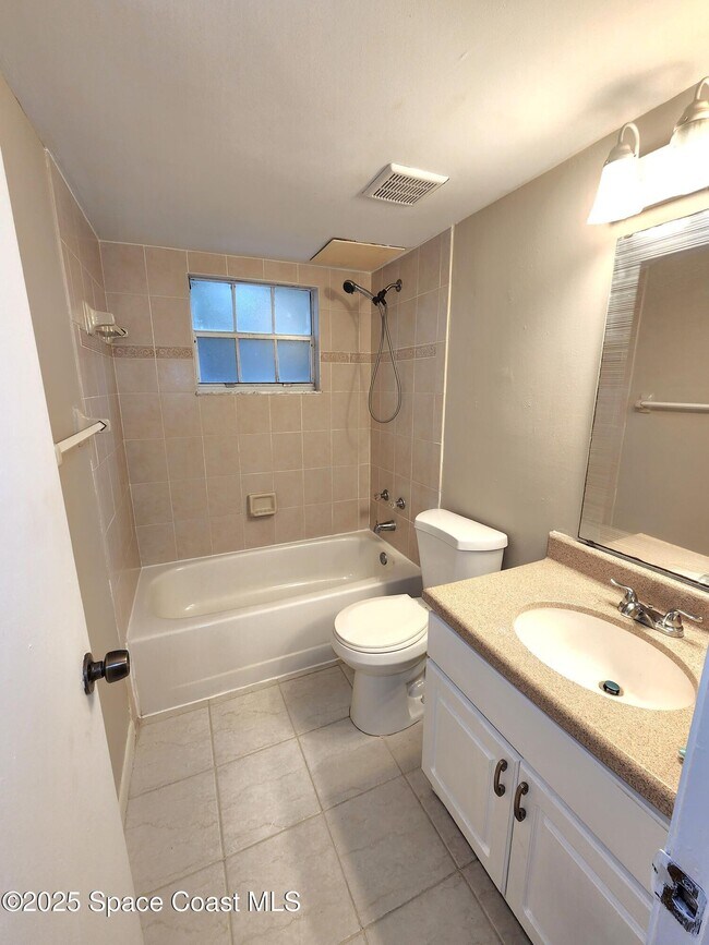Building Photo - 1690 Sunny Brook Ln