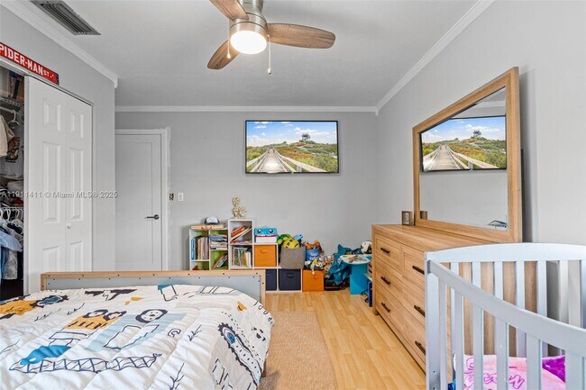 Building Photo - 8351 SW 39th Ct