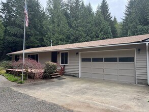 Building Photo - Cozy one story home on beautiful close to town acreage.