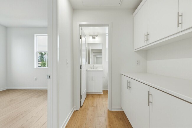 Building Photo - BRAND NEW 3 BEDROOM 2 BATH CONDO IN COVINA!
