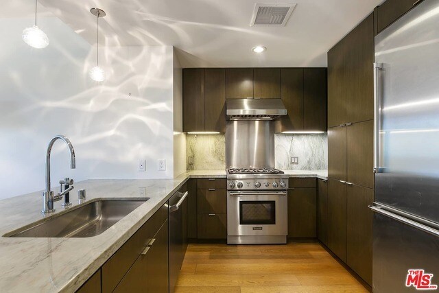 Building Photo - 1705 Ocean Ave