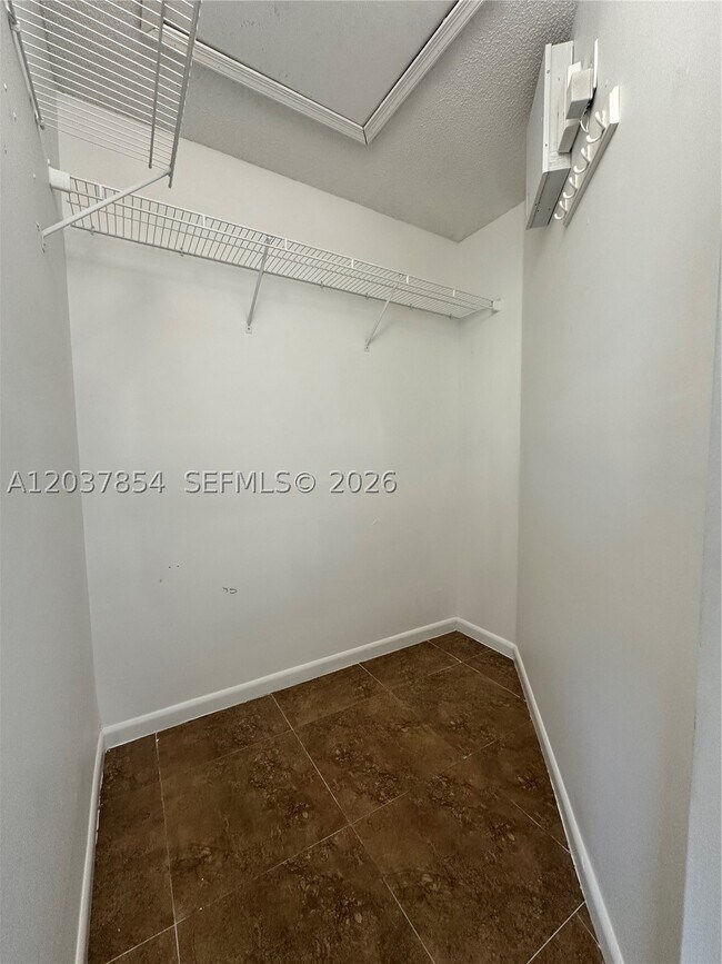 Building Photo - 5541 NW 90th Ave