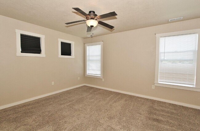 Building Photo - Immaculate home nestled in SE Boise