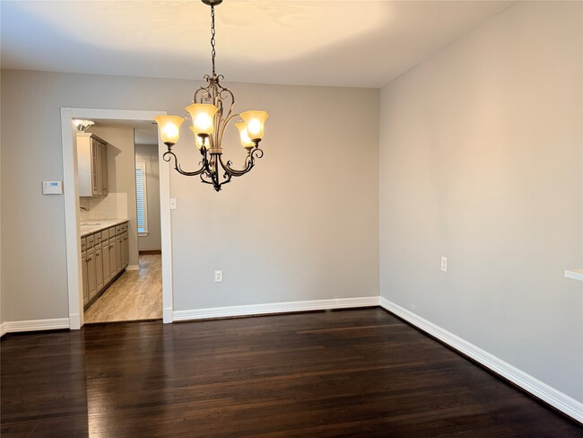 Building Photo - 8234 Bonner Dr