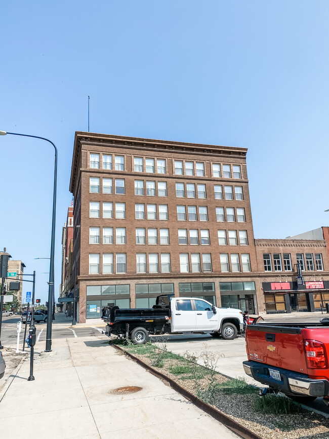 Building Photo - Marsh Place Apartments