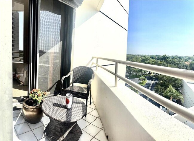 Building Photo - 5950 Pelican Bay Plaza S