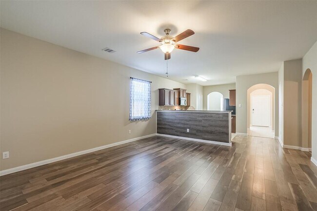 Building Photo - 5114 Harbor Palm Dr