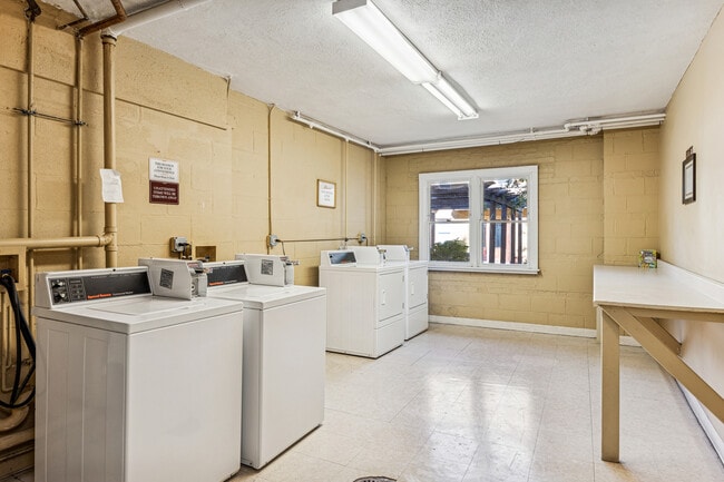 Building Photo - 1953 Euclid Ave