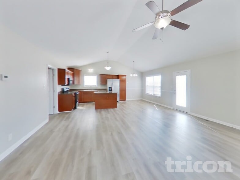 Building Photo - 1339 Loren Circle