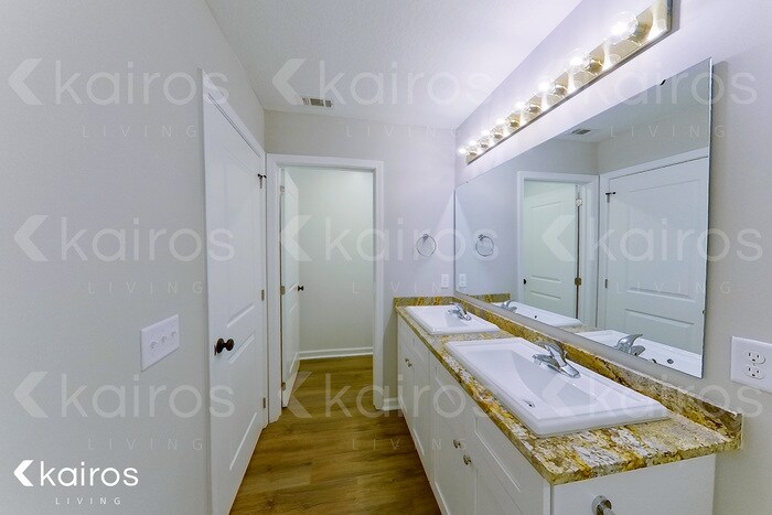 Building Photo - 22 Bungalow Cir