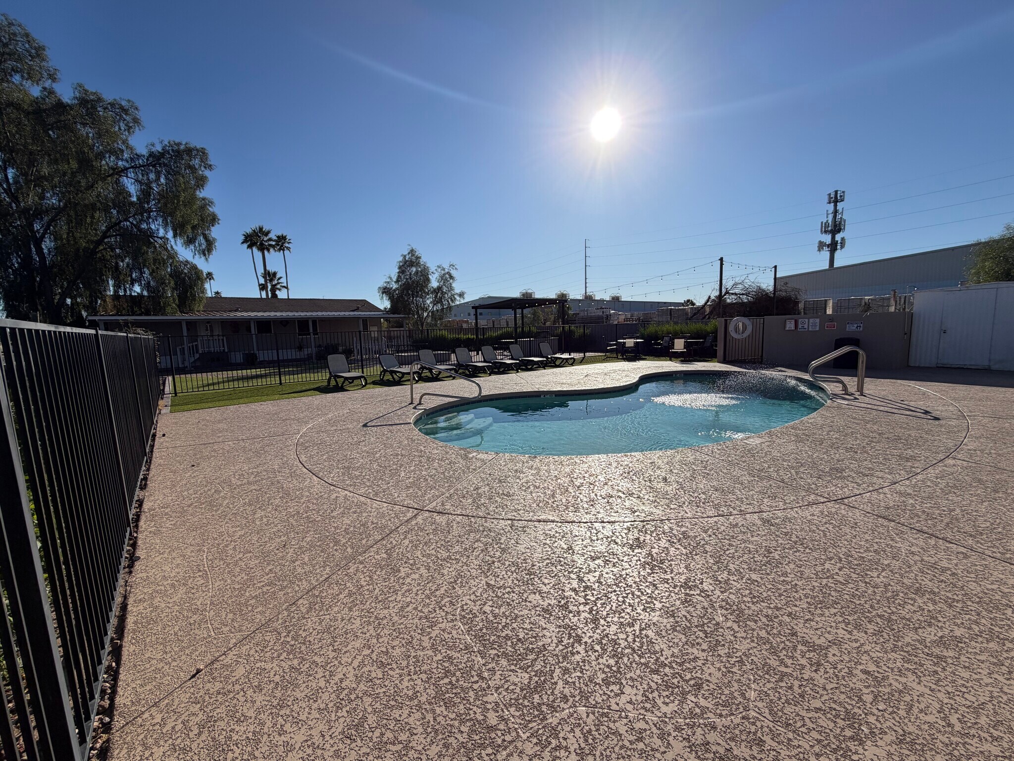 Building Photo - 501 E Ray Rd