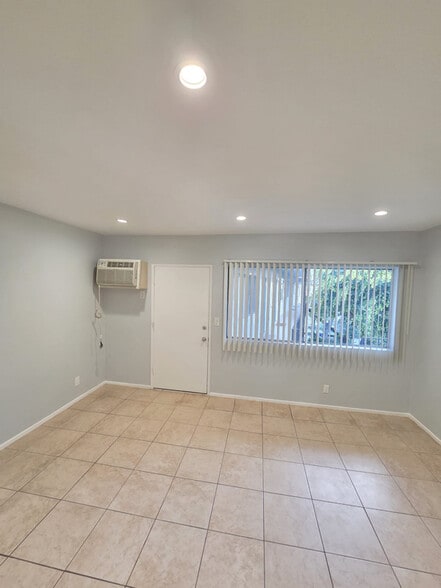 Building Photo - 4660 Kester Ave