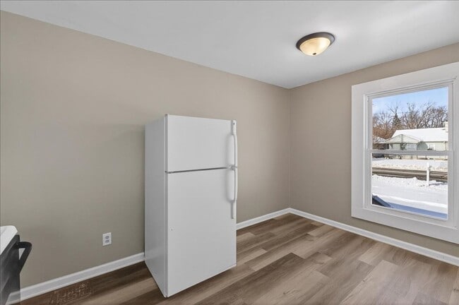 Building Photo - 4721 E 16th St