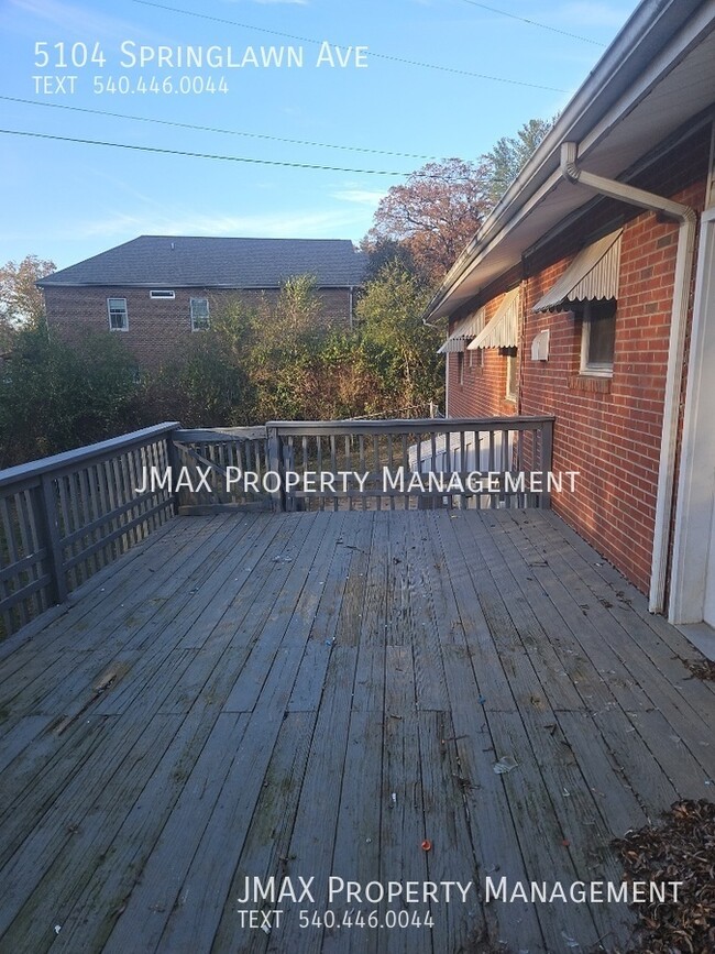 Building Photo - This property has a no security deposit op...