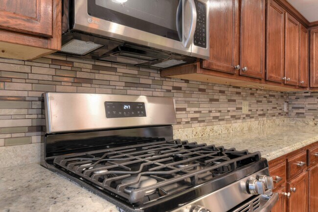 Building Photo - 18203 Fair Grange Ln