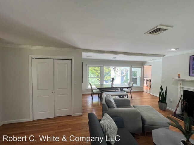 Building Photo - 3 br, 2 bath House - 11 Walker Lane