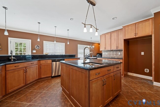 Building Photo - 2701 Logan Estates Run