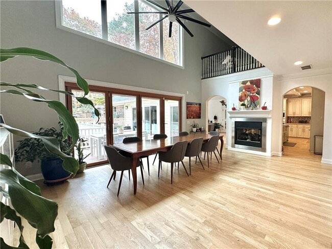 Building Photo - 3232 Brookview Rd