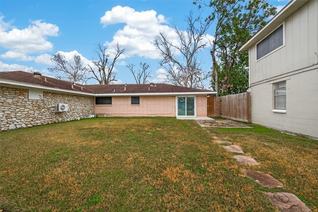 Building Photo - 10 Ferguson St