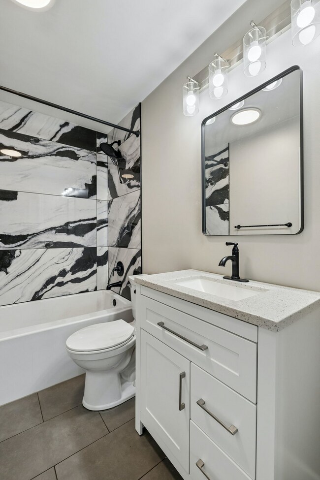 Building Photo - 3111 S 40th St