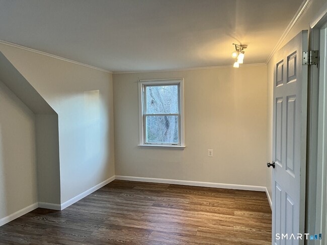 Building Photo - 23 Pinewood Rd